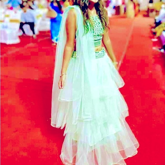 Very beautiful and light weight lengha - Picture 1 of 3